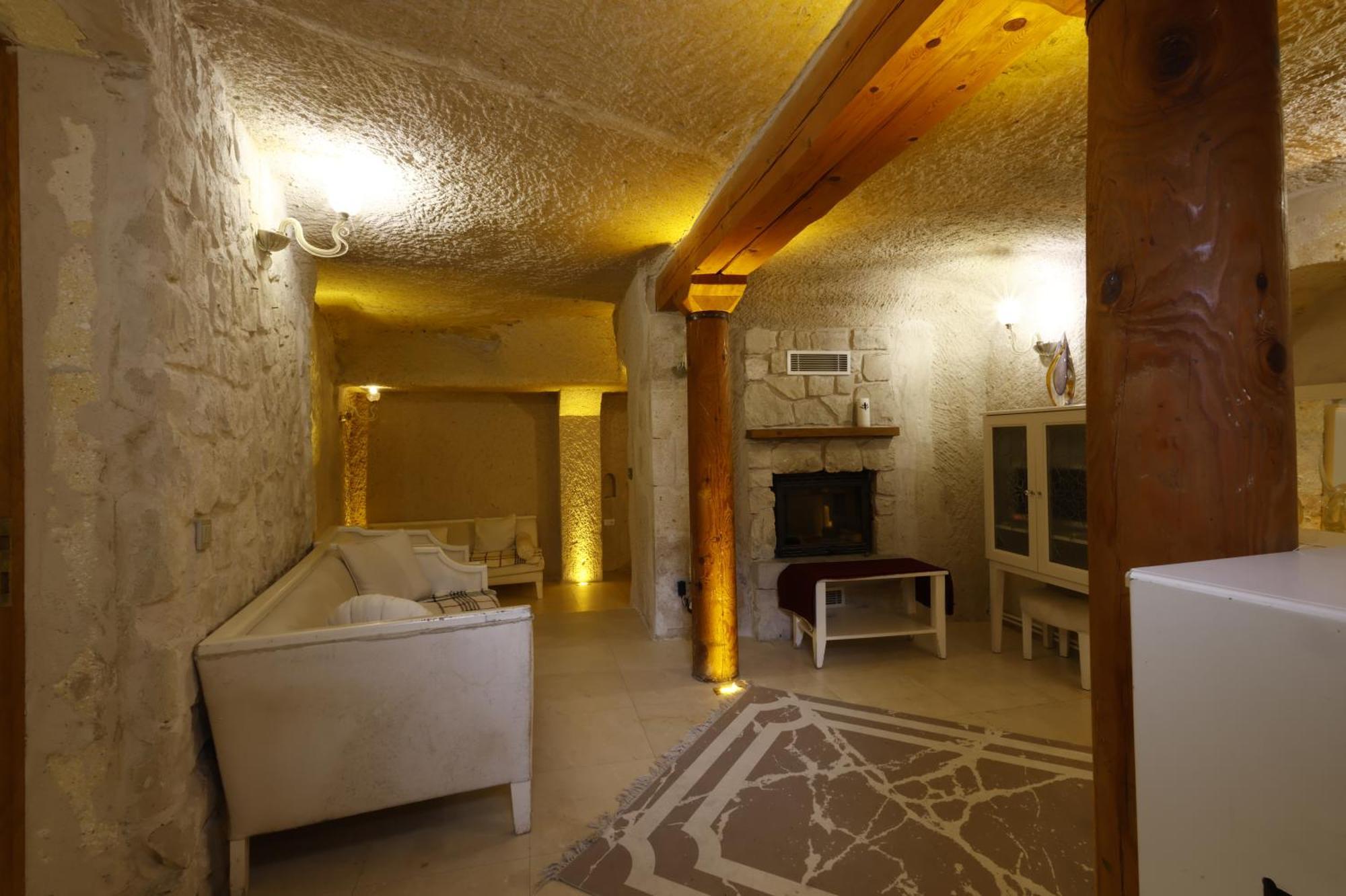 Anatelein Cave Hotel Üchisar Exteriér fotografie